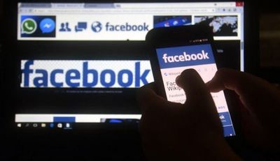 Facebook borra anuncios de Trump mientras aumenta tensión electoral en redes sociales