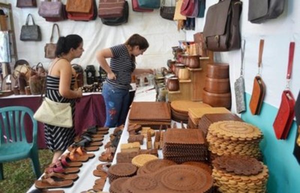 Invitan a turistas a visitar la Expo Cuero en Atyrá » Ñanduti