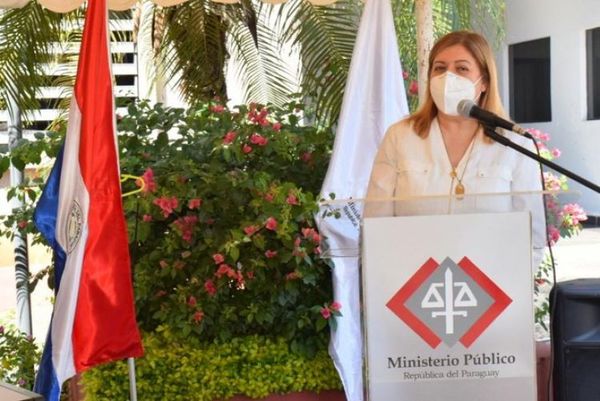 Fiscal General firma convenio con BNF para compra de deudas