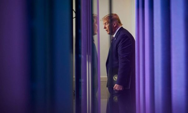 Obeso, con presión alta y 74 años: Trump en zona de riesgo hospitalizado por Covid
