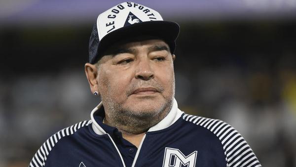 Maradona a examen tras dar positivo de COVID-19 un jugador de Gimnasia » Ñanduti