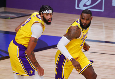 Los Ángeles Lakers toman ventaja en la serie