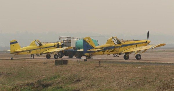 La Nación / Dos aviones hidrantes listos para sofocar los incendios