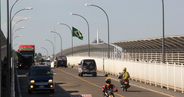 La Nación / Acuerdan reapertura del puente con Brasil antes del 15 de octubre