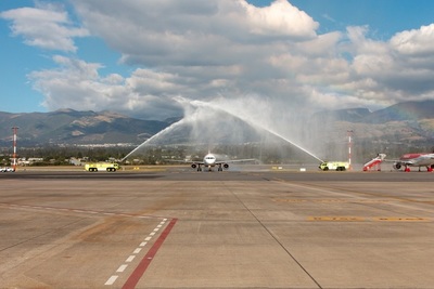 Aterriza en Quito primer vuelo desde Bogotá en época de pandemia - MarketData