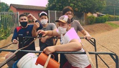 Crónica / Con mucha fuerza enfrentan al demonio de fuego