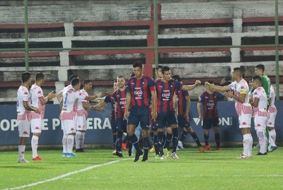 Crónica / El campeón se despidió con un empate