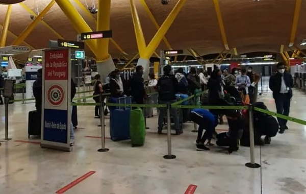 217 compatriotas y extranjeros retornan al país mediante vuelo especial - Noticiero Paraguay