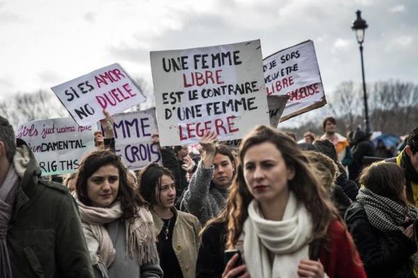 Mujeres en Francia alzan la voz contra el acoso callejero » Ñanduti