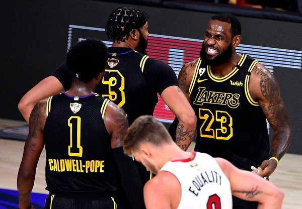 Los Lakers suman su segundo triunfo con otra gran exhibición de Davis y LeBron