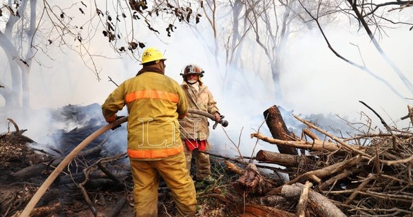 La Nación / Bomberos lamentan falta de infraestructura e iniciarán colecta