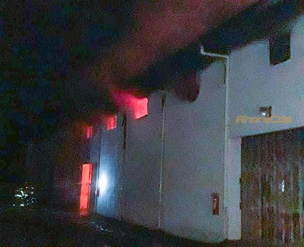 Incendio en un depósito de mercaderías en CDE