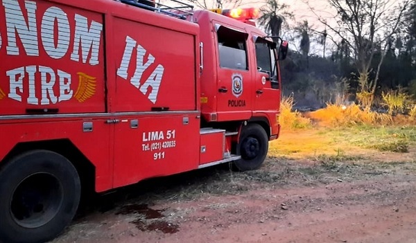 Transportes, hidrantes y aviones están disponibles para combatir incendios