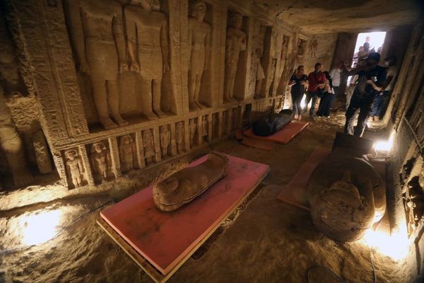 Egipto saca a la luz 59 sarcófagos de hace 2.600 años con sus momias intactas - Mundo - ABC Color