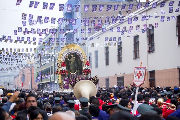 El Señor de los Milagros se queda sin procesión por segunda vez en 333 años - Mundo - ABC Color