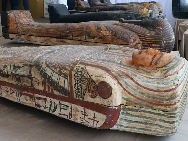 Egipto saca a la luz 59 sarcófagos de hace 2.600 años con sus momias intactas
