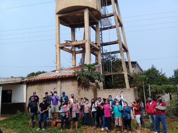 Vecinos de un barrio de Limpio se manifiestan para exigir agua - Nacionales - ABC Color