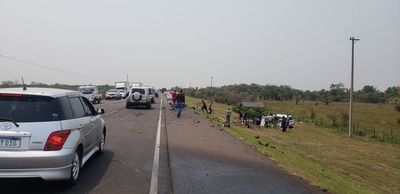 Senador solo sufrió contusiones tras accidente que dejó 4 fallecidos - Nacionales - ABC Color