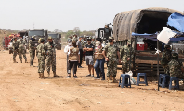 HOY / Asisten con almuerzos solidarios a bomberos en zona de Cateura