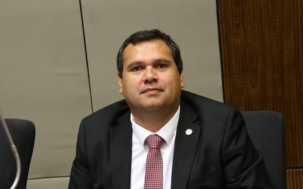 Si Cuevas consigue orden judicial para volver, el pleno tendrá última palabra, dicen - ADN Paraguayo