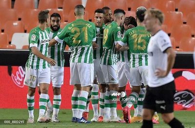 Betis sorprende al Valencia y se coloca líder provisional - Fútbol - ABC Color