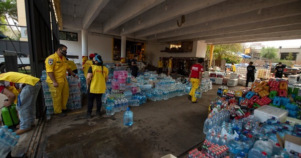 La Nación / Tigo brinda su apoyo a los bomberos voluntarios