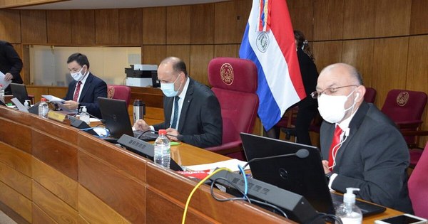 La Nación / Opinan inoportuna intención de reglamentar pérdida de investidura