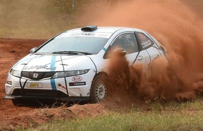 Lafarja celebra en la vuelta - Automovilismo - ABC Color