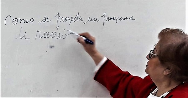 La Nación / AÍDA LARA: De la radio a la docencia