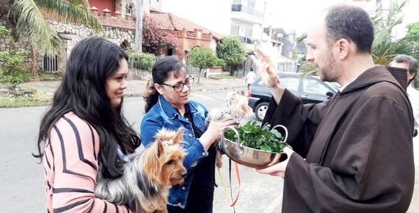 Bendición de mascotas se realiza en honor a San Francisco de Asís - Nacionales - ABC Color