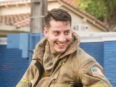 "Bomberito churro", le gritan las señoritas