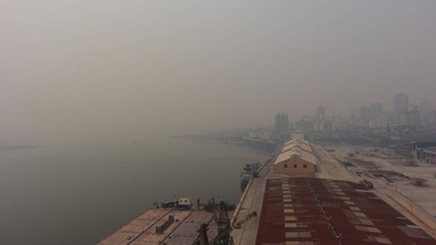 HOY / Humo en la ciudad de Asunción