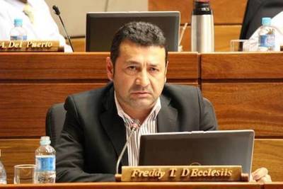 El covid-19 vuelve a golpear a la Cámara de Diputados: D’Ecclessis se encuentra internado pero estable - ADN Paraguayo