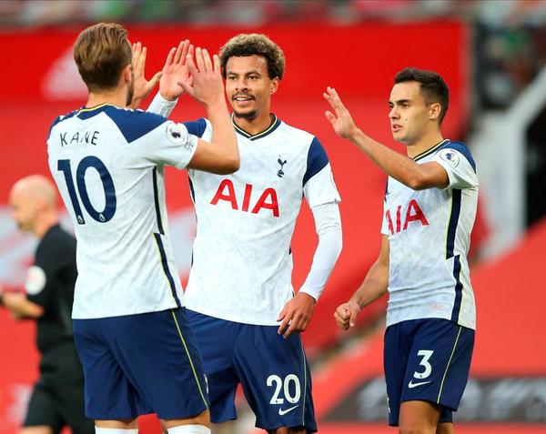Tottenham desnuda falencias del United