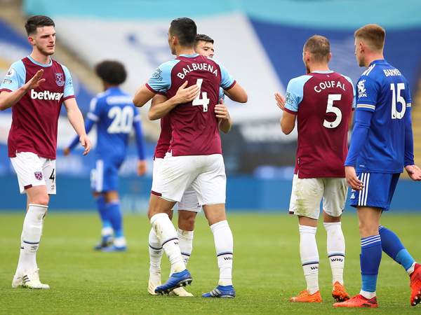 West Ham baja a Leicester de lo alto en Premier