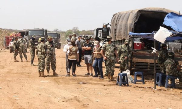 Asisten a bomberos y a familias afectadas por los incendios