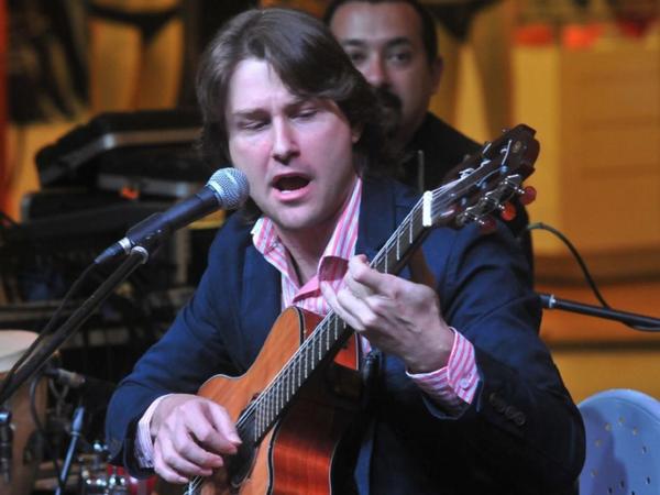 El cantante David Portillo comparte su tema Regresar