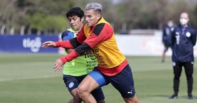 La Nación / Grupo albirrojo crece en número y confianza de cara al debut