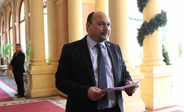 HOY / Con fondos del sistema Sofía se pagó fiesta pos-COVID del director de Aduanas