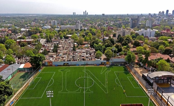 HOY / Aprueban protocolo para canchas sintéticas, pero falta fecha de retorno
