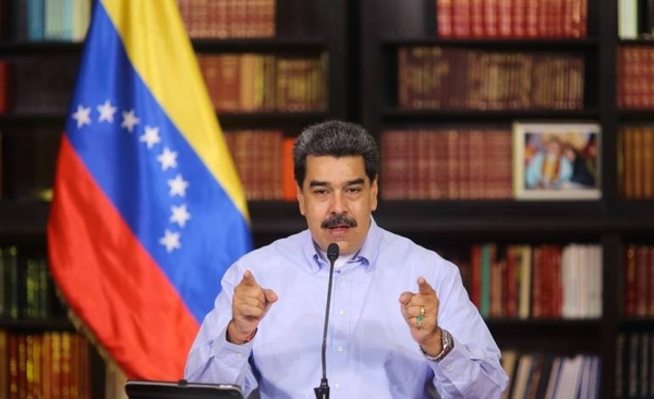 HOY / Maduro desea que el Covid-19 haga "más humano" a Donald Trump