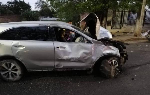 Esperaba el bus, la atropellaron y murió