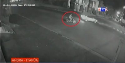 Motociclista fallece tras ser violentamente embestido por un automóvil | Noticias Paraguay