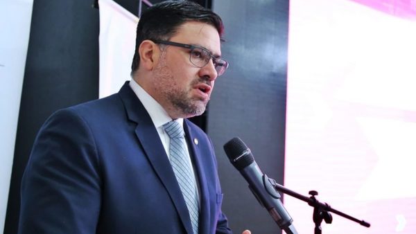 Contraloría aplaza rotundamente la gestión de Capdevila