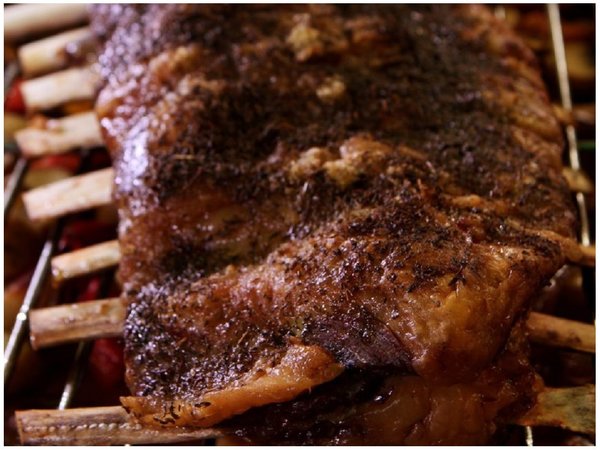 Asados en grupo: que cada quien lleve sus cubiertos y uno solo sirva la comida