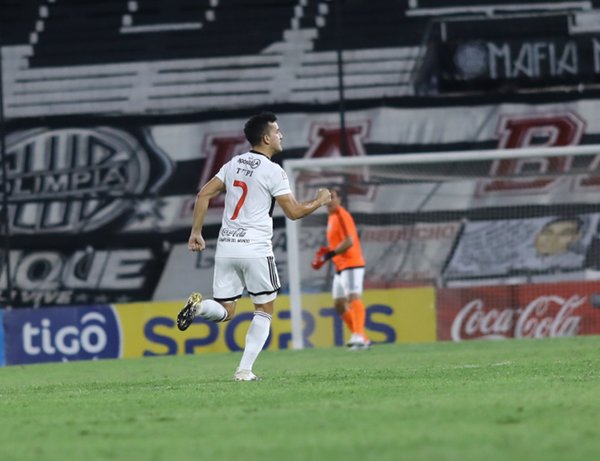 Néstor Camacho anota el golazo de la jornada