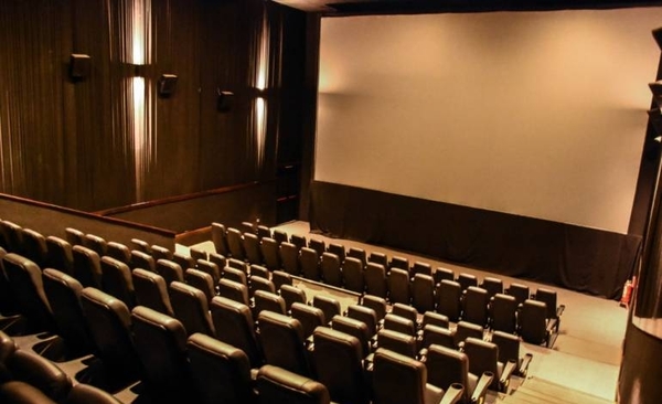 HOY / Vuelven las salas de cine a Paraguay, con aforo para 50 espectadores