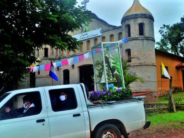 Vendiendo rifas y comidas, laicos ayudan a sus iglesias