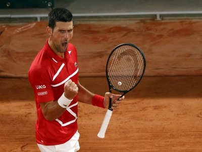 Djokovic se impone a Khachanov y ya está en cuartos