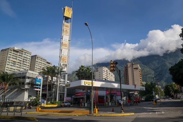 Suministro venezolano de gasolina recobra normalidad tras semanas de escasez - MarketData